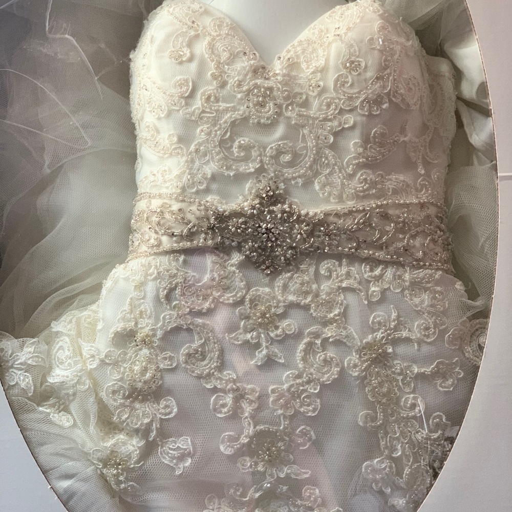 Sweetheart a line wedding dress gown